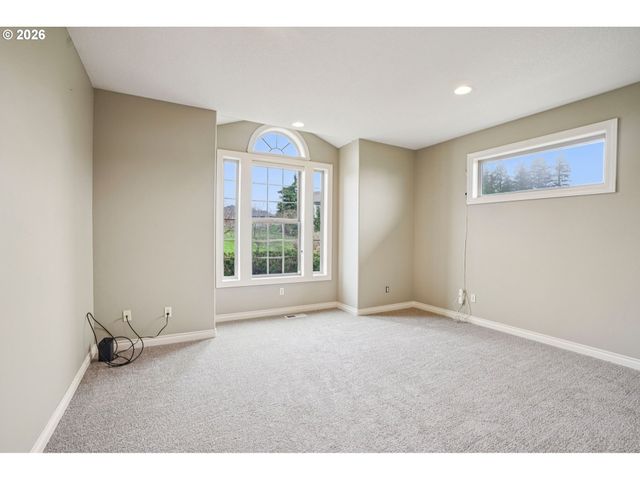 49 ESSEX Dr, Kelso, WA 98626