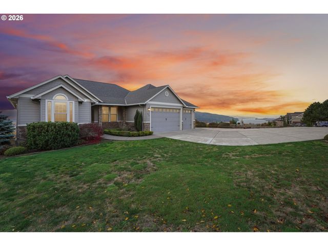 49 ESSEX Dr, Kelso, WA 98626