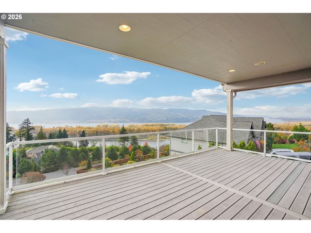 49 ESSEX Dr, Kelso, WA 98626