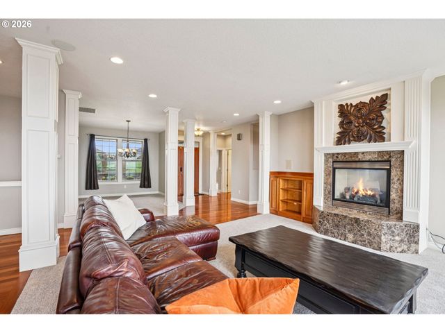 49 ESSEX Dr, Kelso, WA 98626