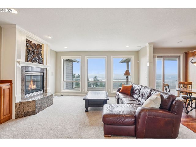 49 ESSEX Dr, Kelso, WA 98626