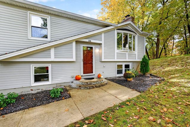 38 Twinbrook Avenue, Salem, NH 03079