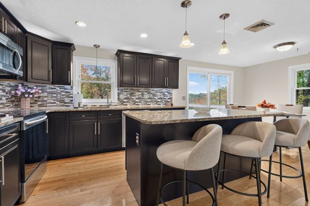 38 Twinbrook Avenue, Salem, NH 03079