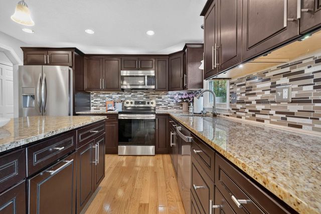 38 Twinbrook Avenue, Salem, NH 03079