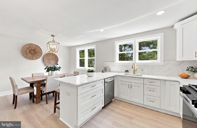 388 CLEVELAND AVE, West Berlin, NJ 08091
