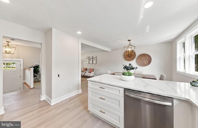 388 CLEVELAND AVE, West Berlin, NJ 08091