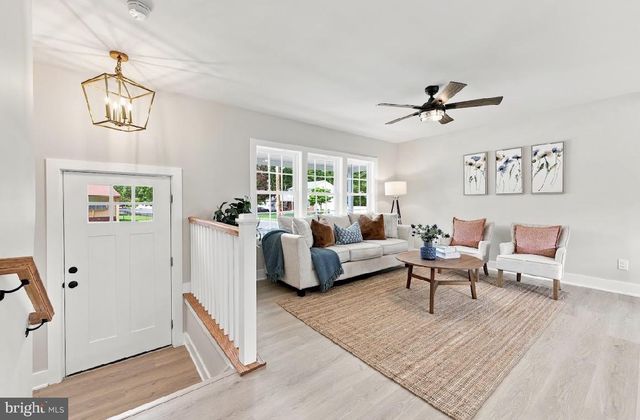 388 CLEVELAND AVE, West Berlin, NJ 08091