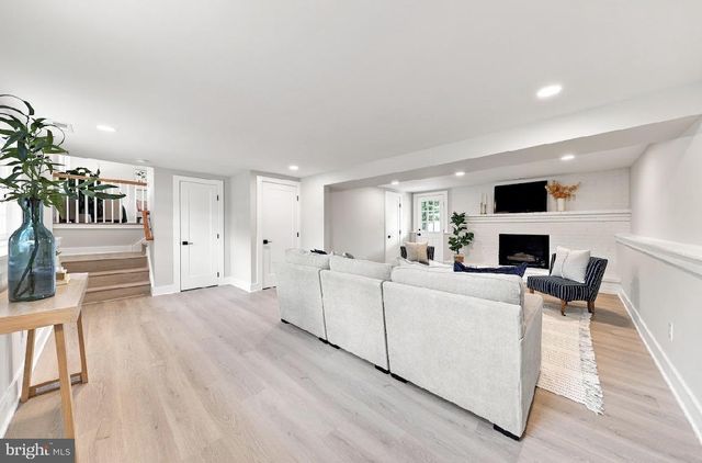 388 CLEVELAND AVE, West Berlin, NJ 08091