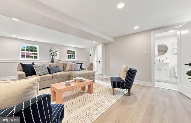 388 CLEVELAND AVE, West Berlin, NJ 08091
