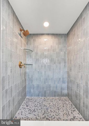 388 CLEVELAND AVE, West Berlin, NJ 08091