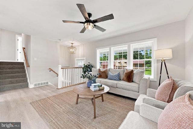 388 CLEVELAND AVE, West Berlin, NJ 08091
