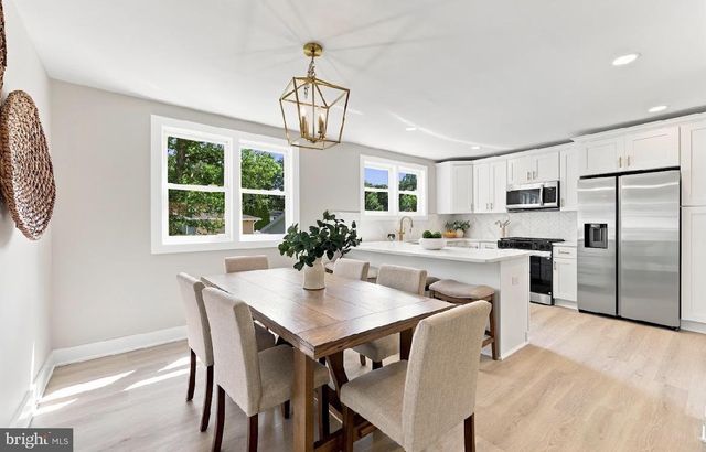 388 CLEVELAND AVE, West Berlin, NJ 08091