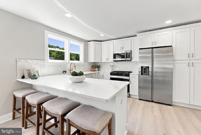 388 CLEVELAND AVE, West Berlin, NJ 08091