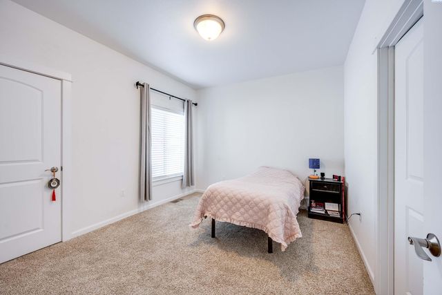 135 Osprey Ln, Pullman, WA 99163