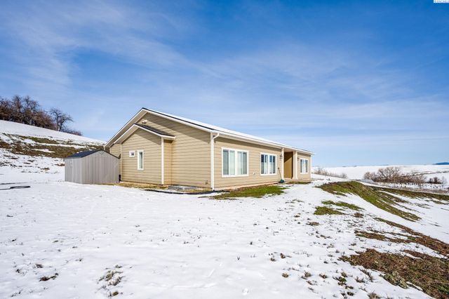 135 Osprey Ln, Pullman, WA 99163