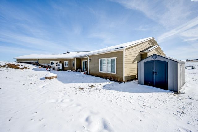 135 Osprey Ln, Pullman, WA 99163