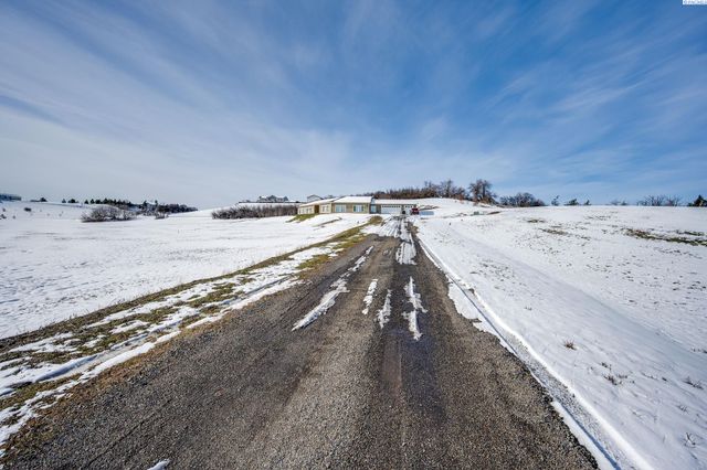 135 Osprey Ln, Pullman, WA 99163