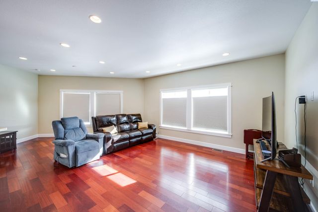 135 Osprey Ln, Pullman, WA 99163