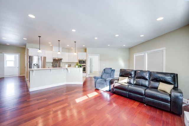 135 Osprey Ln, Pullman, WA 99163