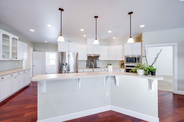 135 Osprey Ln, Pullman, WA 99163