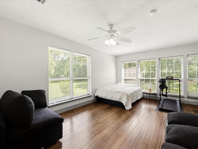 7477 Hidden Acres Drive, Cleveland, TX 77328