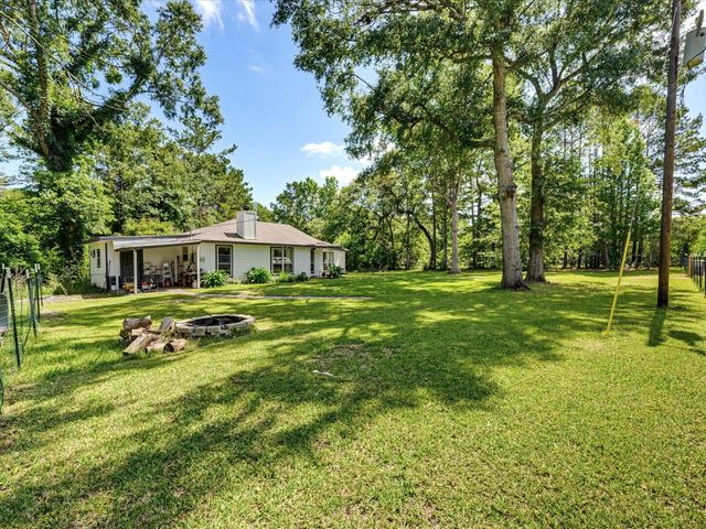 7477 Hidden Acres Drive, Cleveland, TX 77328
