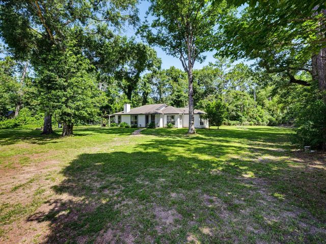 7477 Hidden Acres Drive, Cleveland, TX 77328