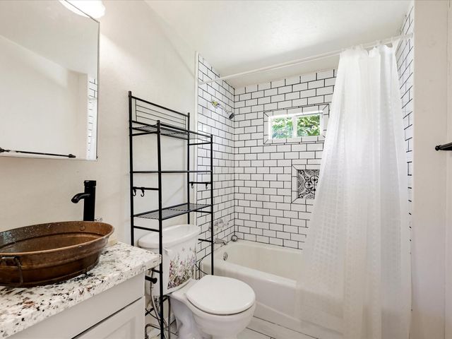 7477 Hidden Acres Drive, Cleveland, TX 77328