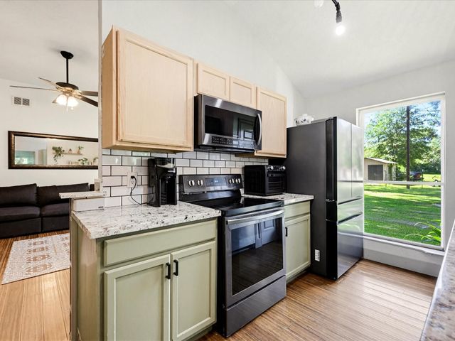 7477 Hidden Acres Drive, Cleveland, TX 77328