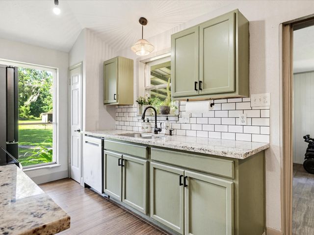 7477 Hidden Acres Drive, Cleveland, TX 77328