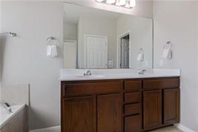 144 Pine Island LN, Leander, TX 78641