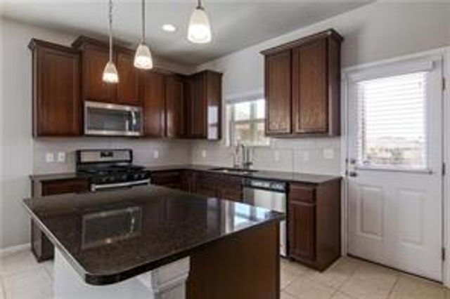 144 Pine Island LN, Leander, TX 78641