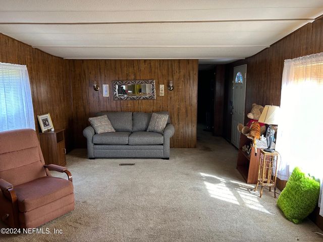 8232 SWAN LAKE Road, Melrose, FL 32666