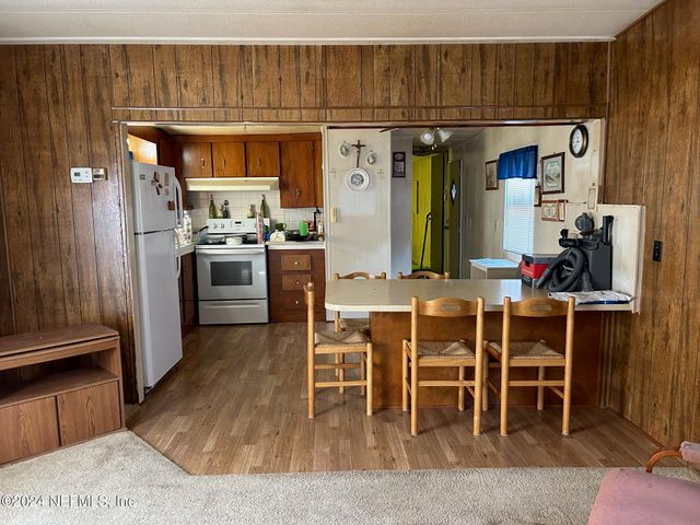 8232 SWAN LAKE Road, Melrose, FL 32666