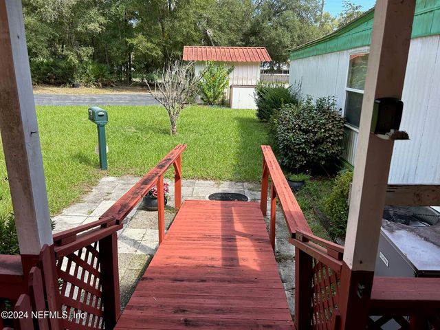 8232 SWAN LAKE Road, Melrose, FL 32666