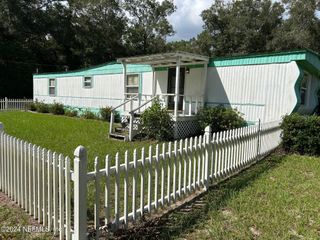8232 SWAN LAKE Road, Melrose, FL 32666