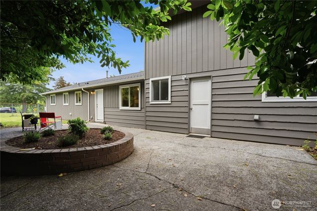 360 Tremont Street W, Port Orchard, WA 98366