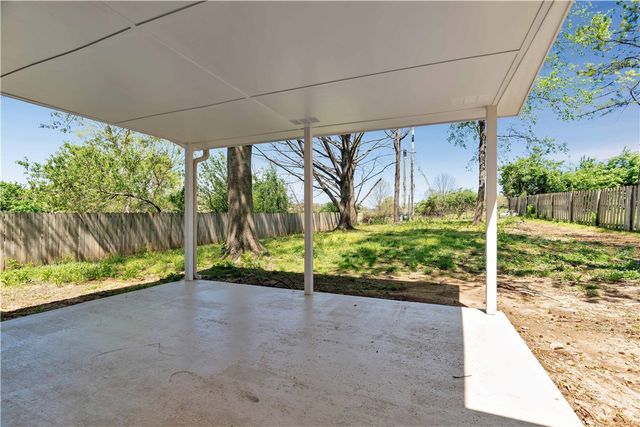 1762 Oxford Place, Springdale, AR 72764
