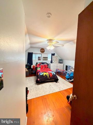 20 NEPTUNE LN, Levittown, PA 19054