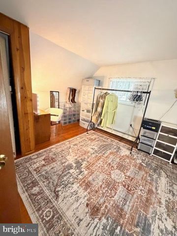 20 NEPTUNE LN, Levittown, PA 19054