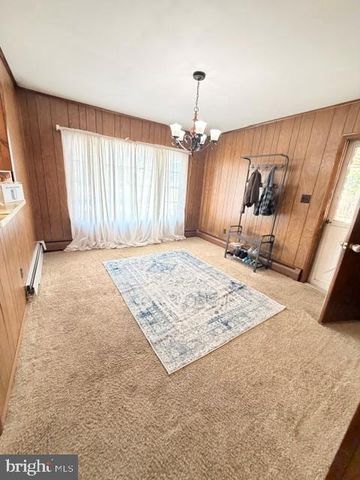 20 NEPTUNE LN, Levittown, PA 19054