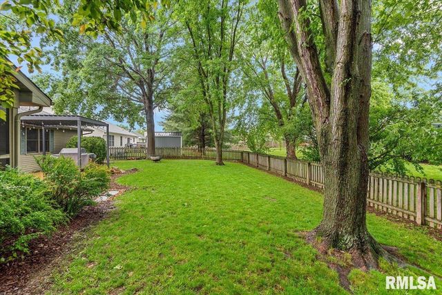 225 APPOMATTOX Drive, Springfield, IL 62711