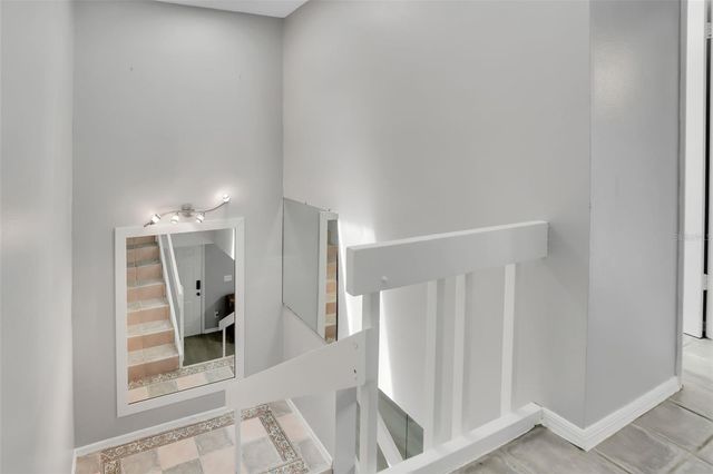 15217 W POND WOODS DRIVE, Tampa, FL 33618