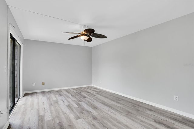 15217 W POND WOODS DRIVE, Tampa, FL 33618