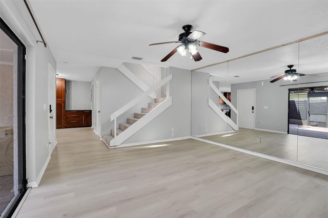 15217 W POND WOODS DRIVE, Tampa, FL 33618