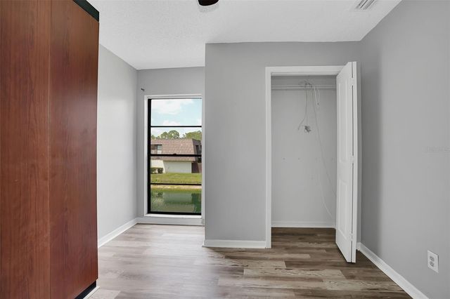 15217 W POND WOODS DRIVE, Tampa, FL 33618