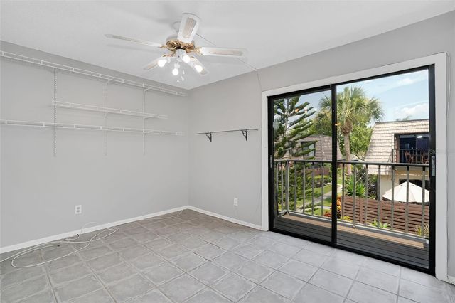 15217 W POND WOODS DRIVE, Tampa, FL 33618