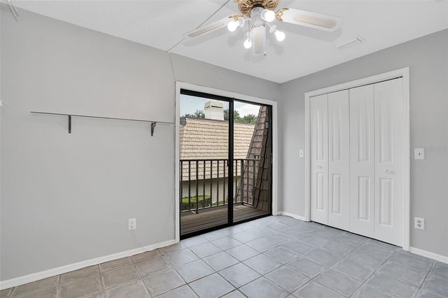 15217 W POND WOODS DRIVE, Tampa, FL 33618