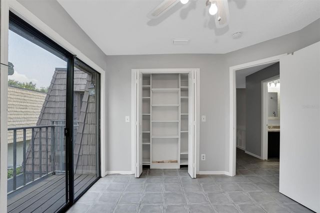 15217 W POND WOODS DRIVE, Tampa, FL 33618