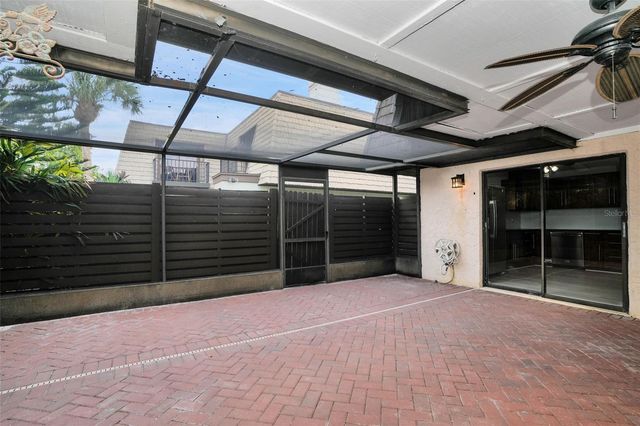 15217 W POND WOODS DRIVE, Tampa, FL 33618